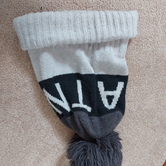 TNA toque - Picture 2 of 2